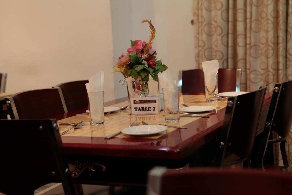 Mobushipe Immaculate Suites And Apartments מראה חיצוני תמונה