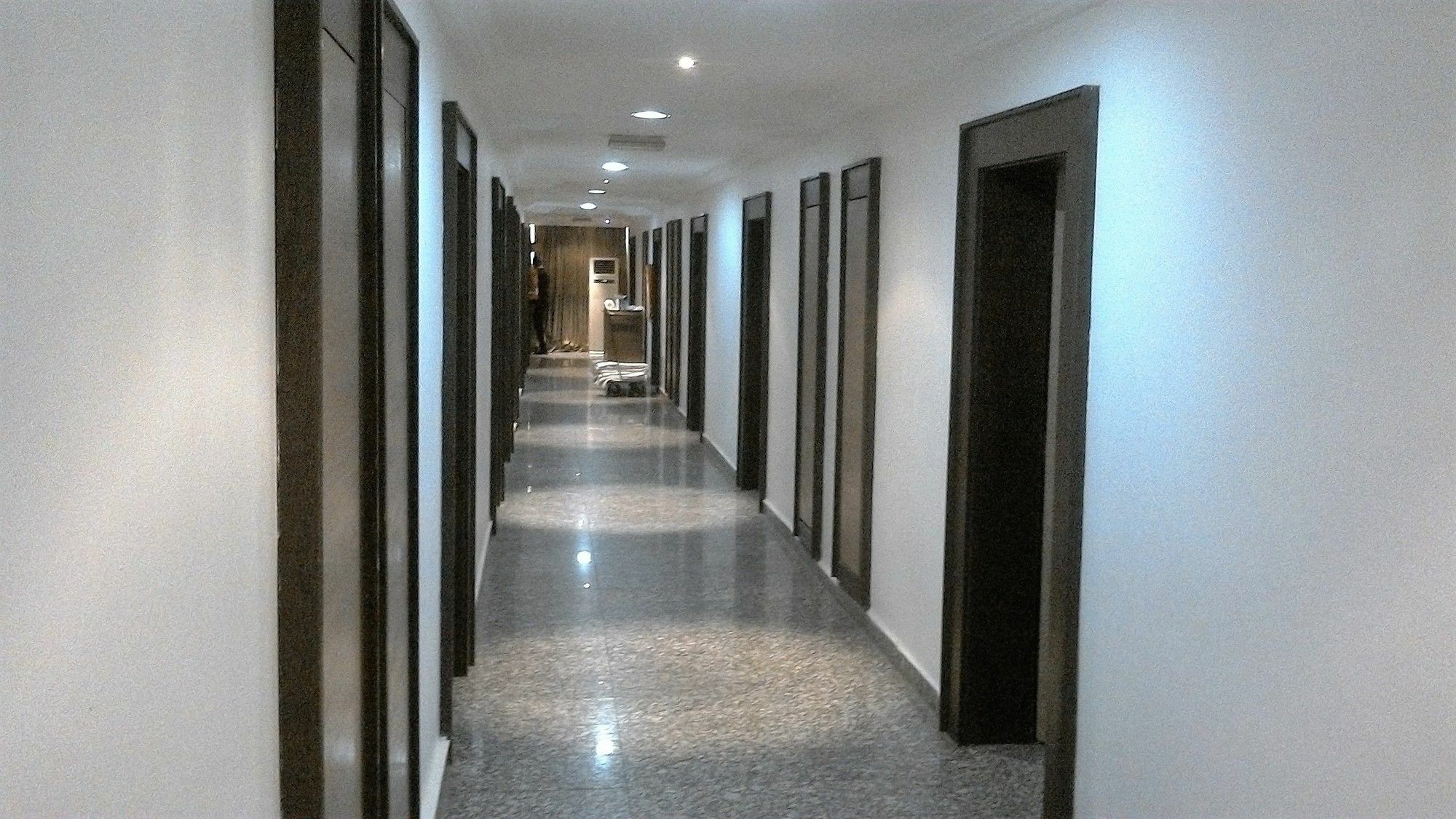 Mobushipe Immaculate Suites And Apartments מראה חיצוני תמונה